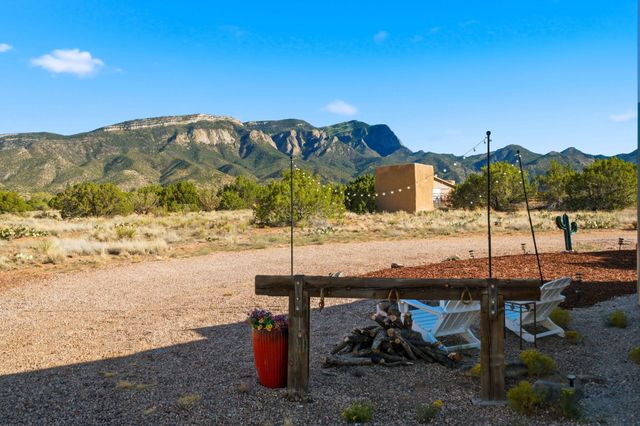 27 Homestead Lane, Placitas, NM 87043