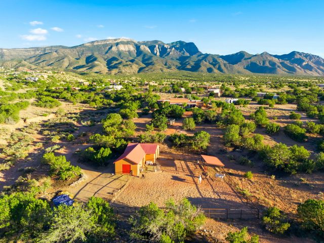 27 Homestead Lane, Placitas, NM 87043