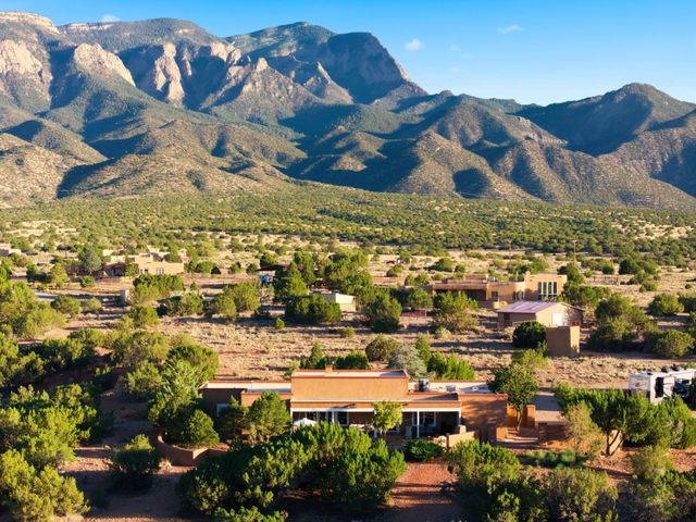 27 Homestead Lane, Placitas, NM 87043