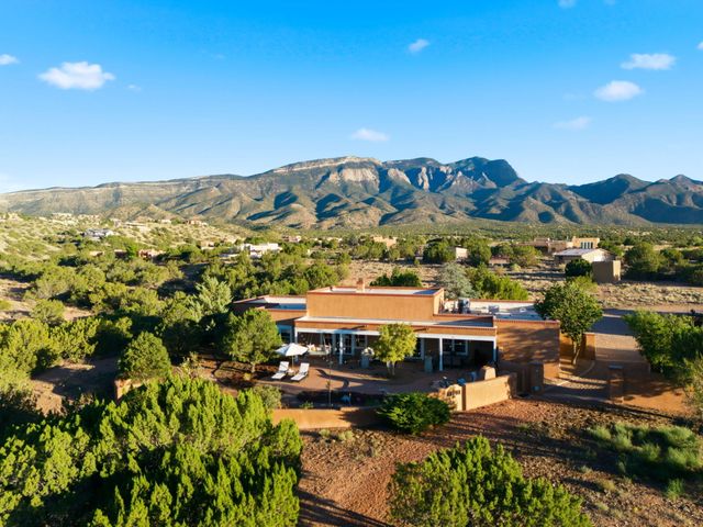 27 Homestead Lane, Placitas, NM 87043