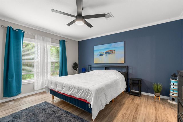 137 Scarlet Harts LN, Dale, TX 78616