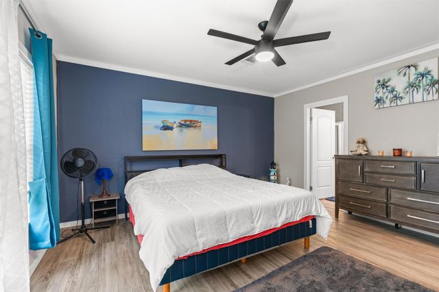 137 Scarlet Harts LN, Dale, TX 78616