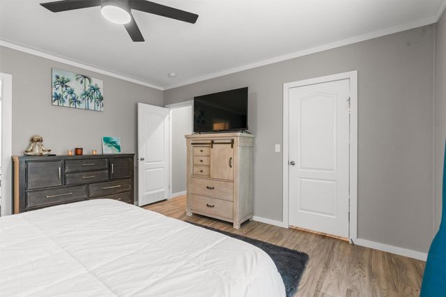 137 Scarlet Harts LN, Dale, TX 78616