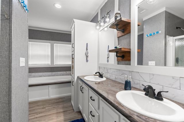 137 Scarlet Harts LN, Dale, TX 78616