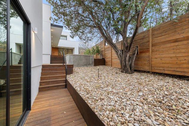 910 W Johanna ST, Austin, TX 78704