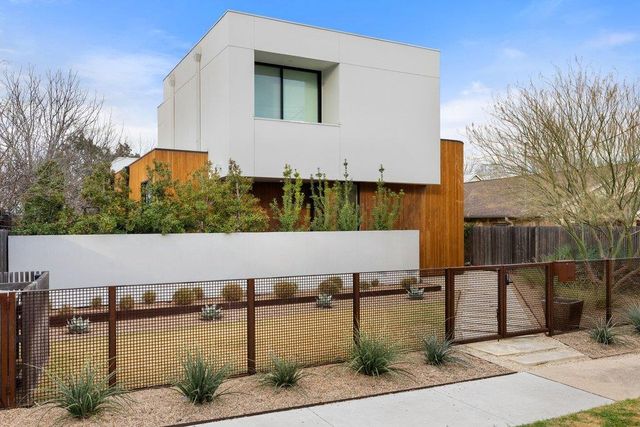 910 W Johanna ST, Austin, TX 78704