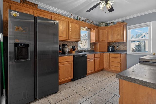 1300 SW 2nd Avenue, Waverly, IA 50677