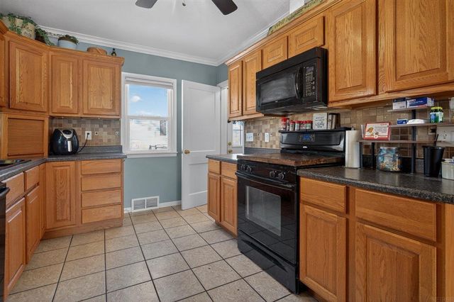 1300 SW 2nd Avenue, Waverly, IA 50677