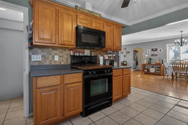 1300 SW 2nd Avenue, Waverly, IA 50677