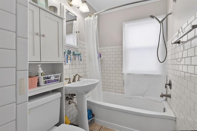 1300 SW 2nd Avenue, Waverly, IA 50677