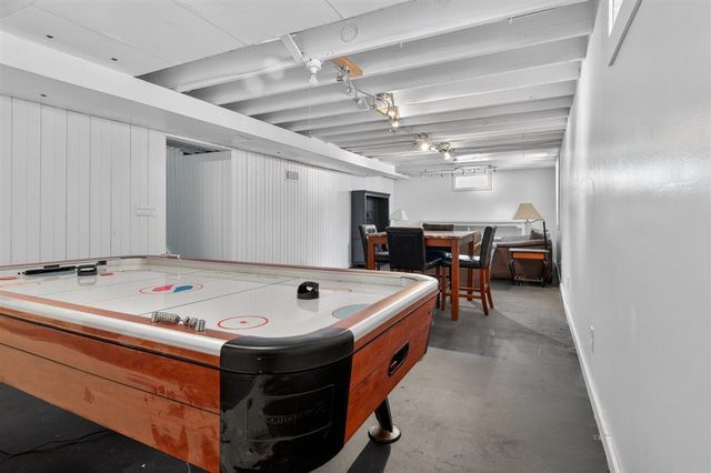 1300 SW 2nd Avenue, Waverly, IA 50677