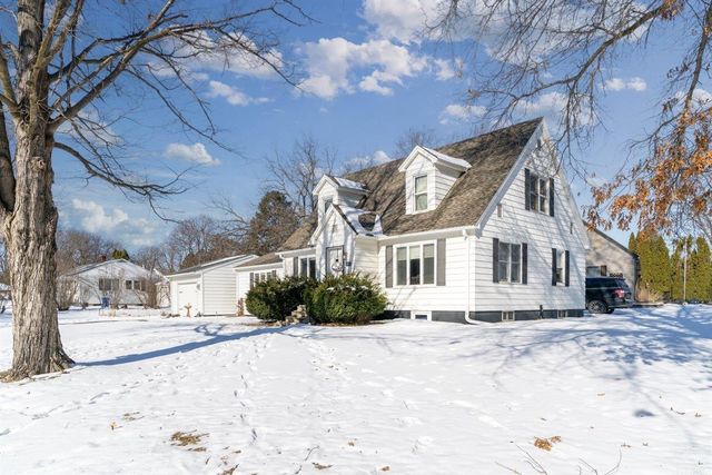 1300 SW 2nd Avenue, Waverly, IA 50677