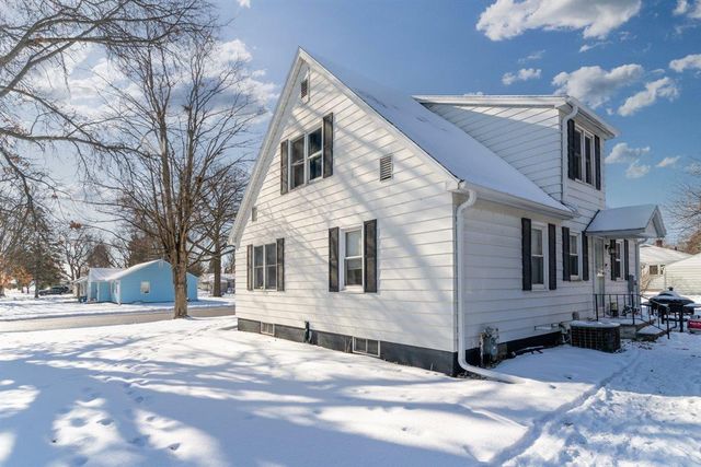 1300 SW 2nd Avenue, Waverly, IA 50677