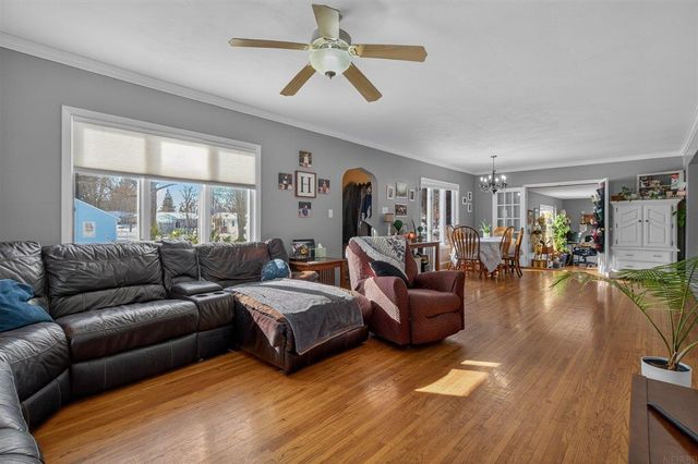 1300 SW 2nd Avenue, Waverly, IA 50677