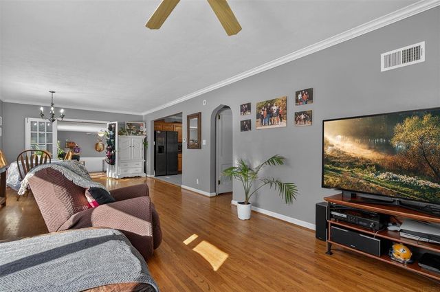 1300 SW 2nd Avenue, Waverly, IA 50677