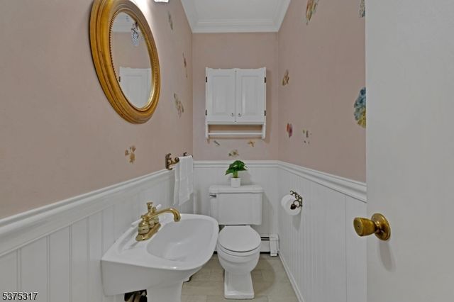 6 Armstrong Ave, Ramsey Boro, NJ 07446