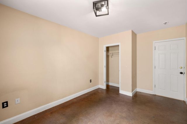 24 Strawberry Lane Apt B, Charleston, SC 29403