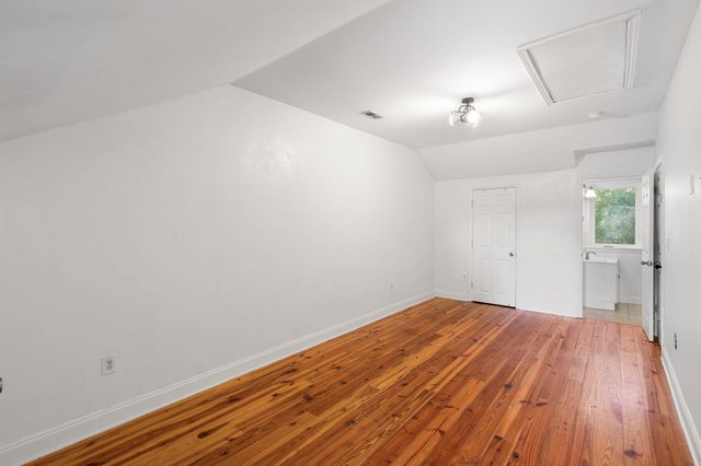 24 Strawberry Lane Apt B, Charleston, SC 29403