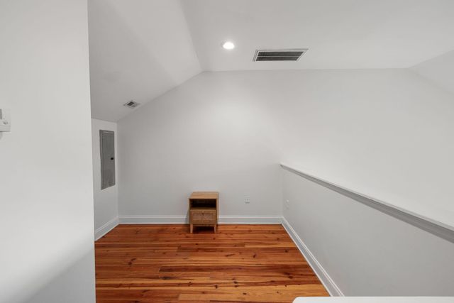 24 Strawberry Lane Apt B, Charleston, SC 29403