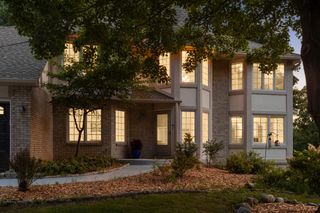 15395 Highland Bluff, Minnetonka, MN 55345