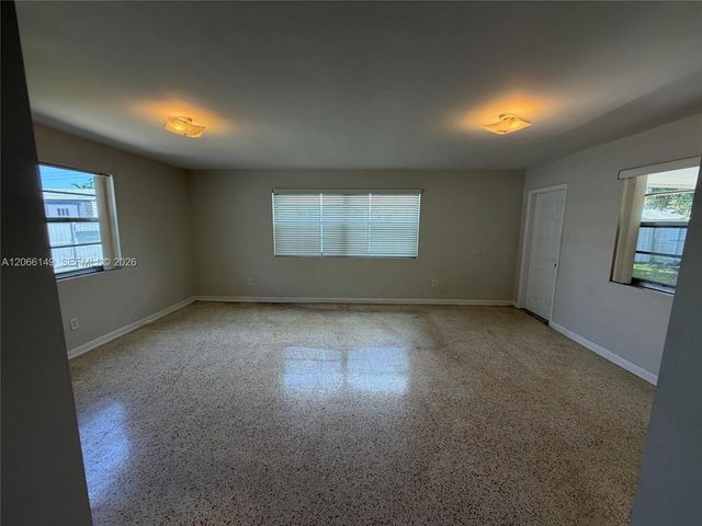 980 W 53rd Terrace, Hialeah, FL 33012