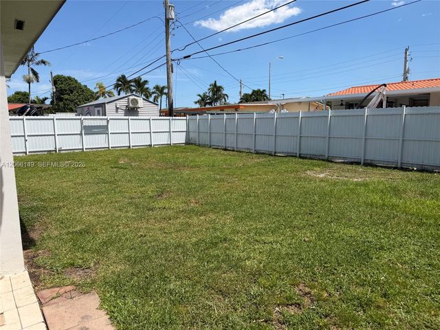 980 W 53rd Terrace, Hialeah, FL 33012