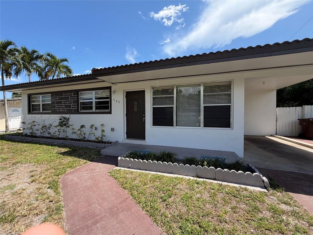 980 W 53rd Terrace, Hialeah, FL 33012