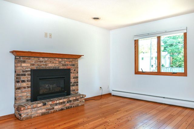 2101 Woods Lane, Burnsville, MN 55337