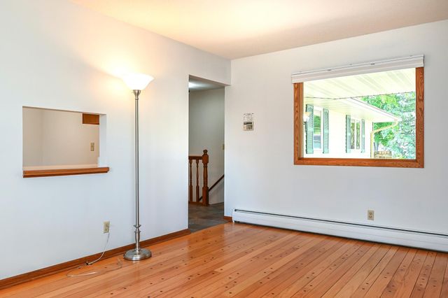 2101 Woods Lane, Burnsville, MN 55337