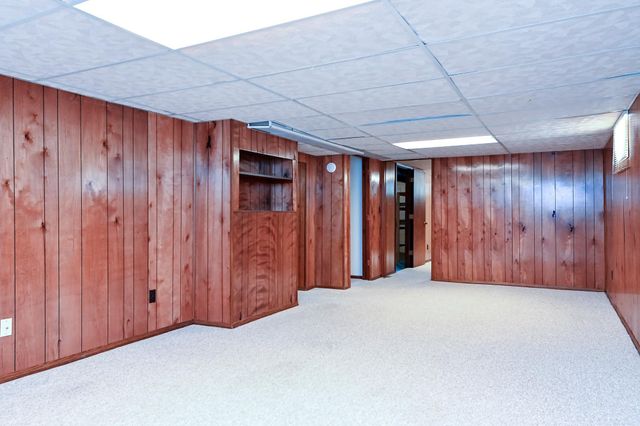 2101 Woods Lane, Burnsville, MN 55337