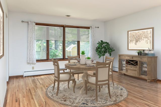 2101 Woods Lane, Burnsville, MN 55337