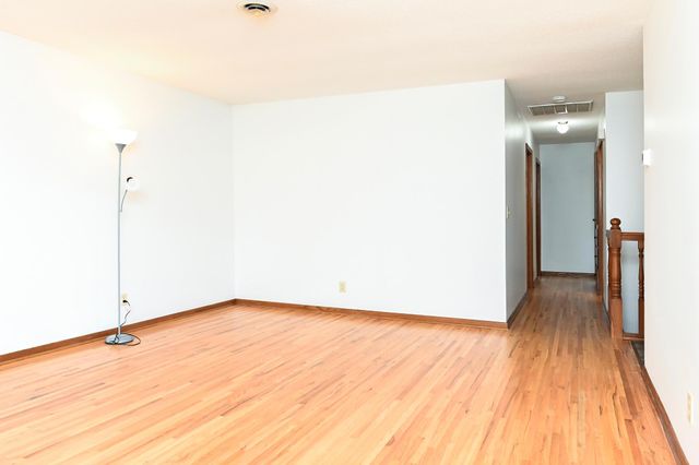 2101 Woods Lane, Burnsville, MN 55337