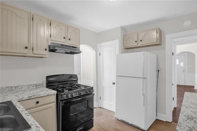 2907 NE Bon Air Avenue, Winston-salem, NC 27105