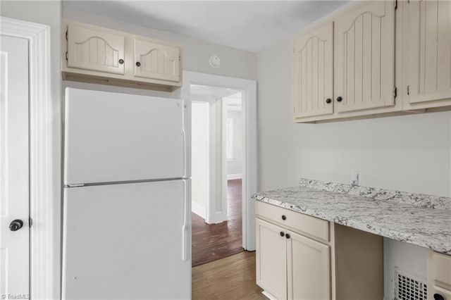 2907 NE Bon Air Avenue, Winston-salem, NC 27105