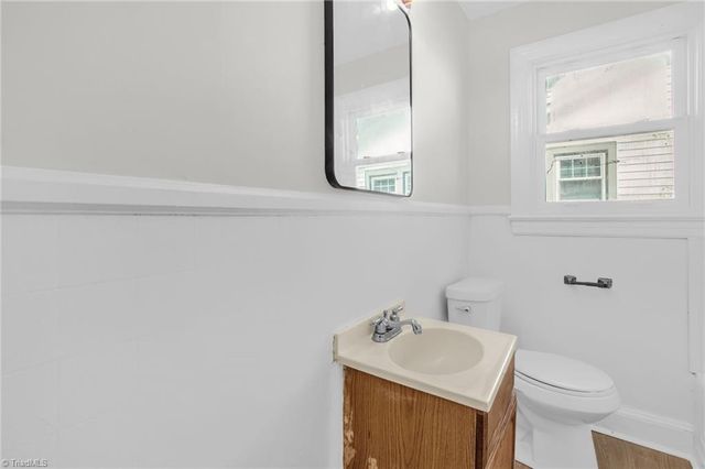 2907 NE Bon Air Avenue, Winston-salem, NC 27105