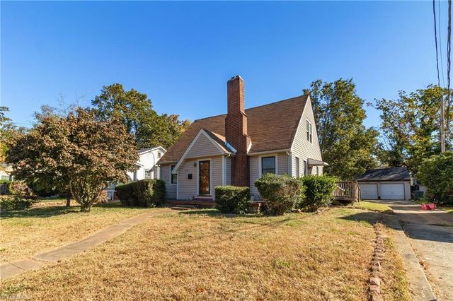 2907 NE Bon Air Avenue, Winston-salem, NC 27105