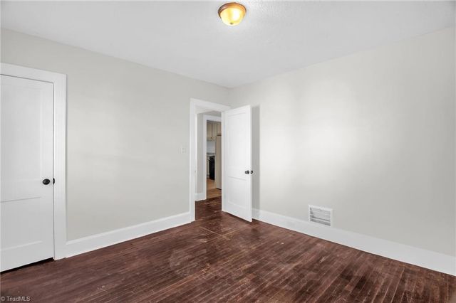 2907 NE Bon Air Avenue, Winston-salem, NC 27105