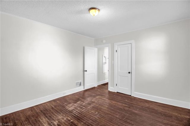 2907 NE Bon Air Avenue, Winston-salem, NC 27105