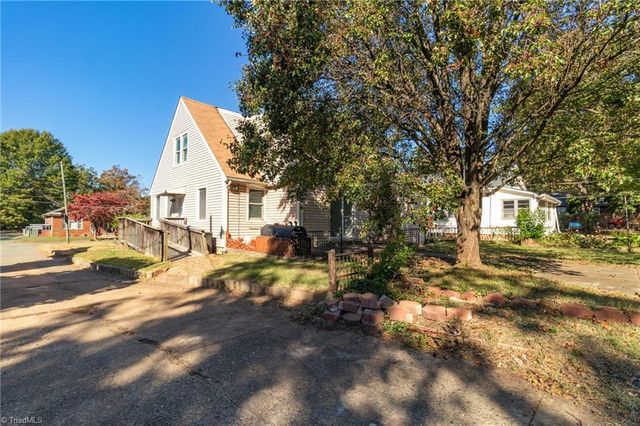 2907 NE Bon Air Avenue, Winston-salem, NC 27105