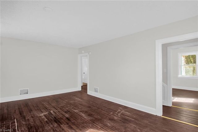 2907 NE Bon Air Avenue, Winston-salem, NC 27105