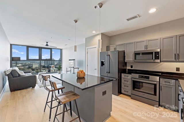 333 W Trade Street 1903, Charlotte, NC 28202