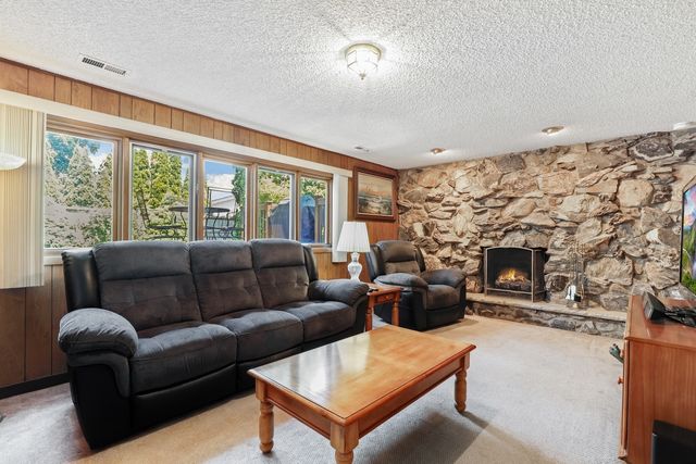 8840 Terry Drive, Orland Park, IL 60462