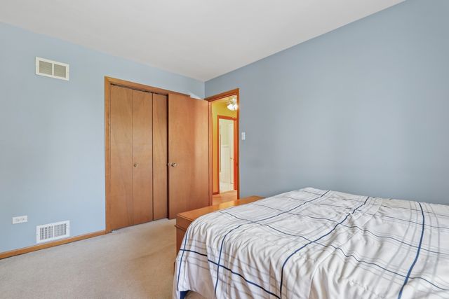 8840 Terry Drive, Orland Park, IL 60462