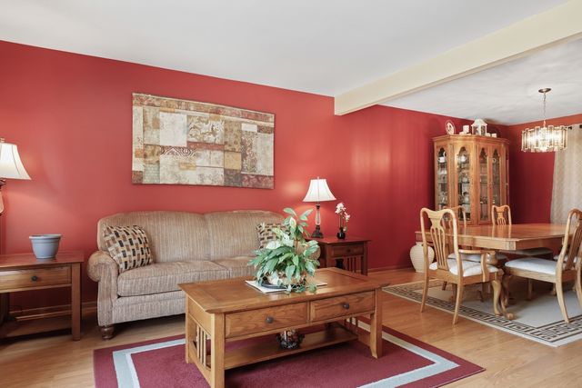 8840 Terry Drive, Orland Park, IL 60462