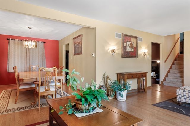 8840 Terry Drive, Orland Park, IL 60462