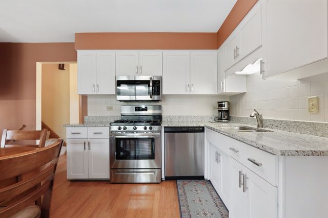 8840 Terry Drive, Orland Park, IL 60462