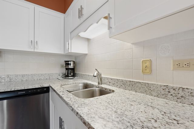 8840 Terry Drive, Orland Park, IL 60462