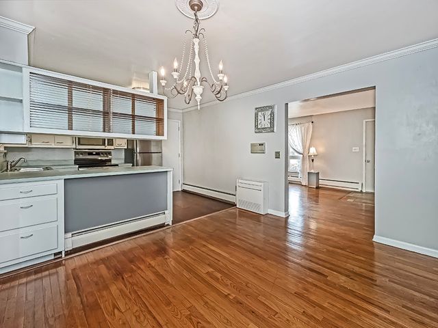 107 Longvue Dr, Harmony Boro, PA 16037