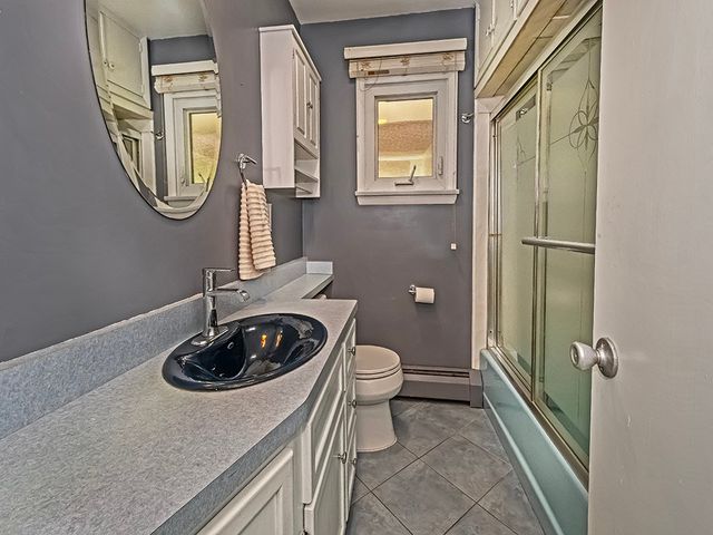 107 Longvue Dr, Harmony Boro, PA 16037