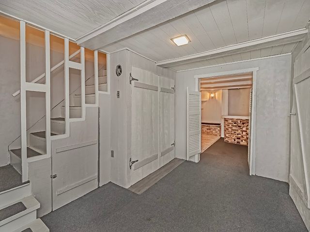 107 Longvue Dr, Harmony Boro, PA 16037